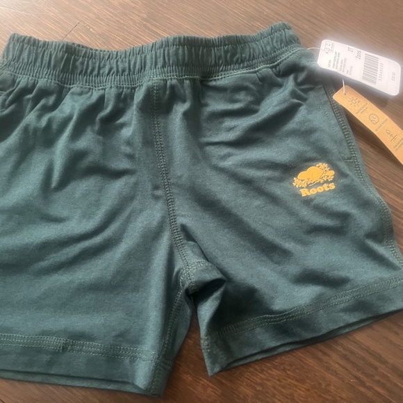 NWT  Roots - Toddler Shorts 2T - Picture 1 of 2
